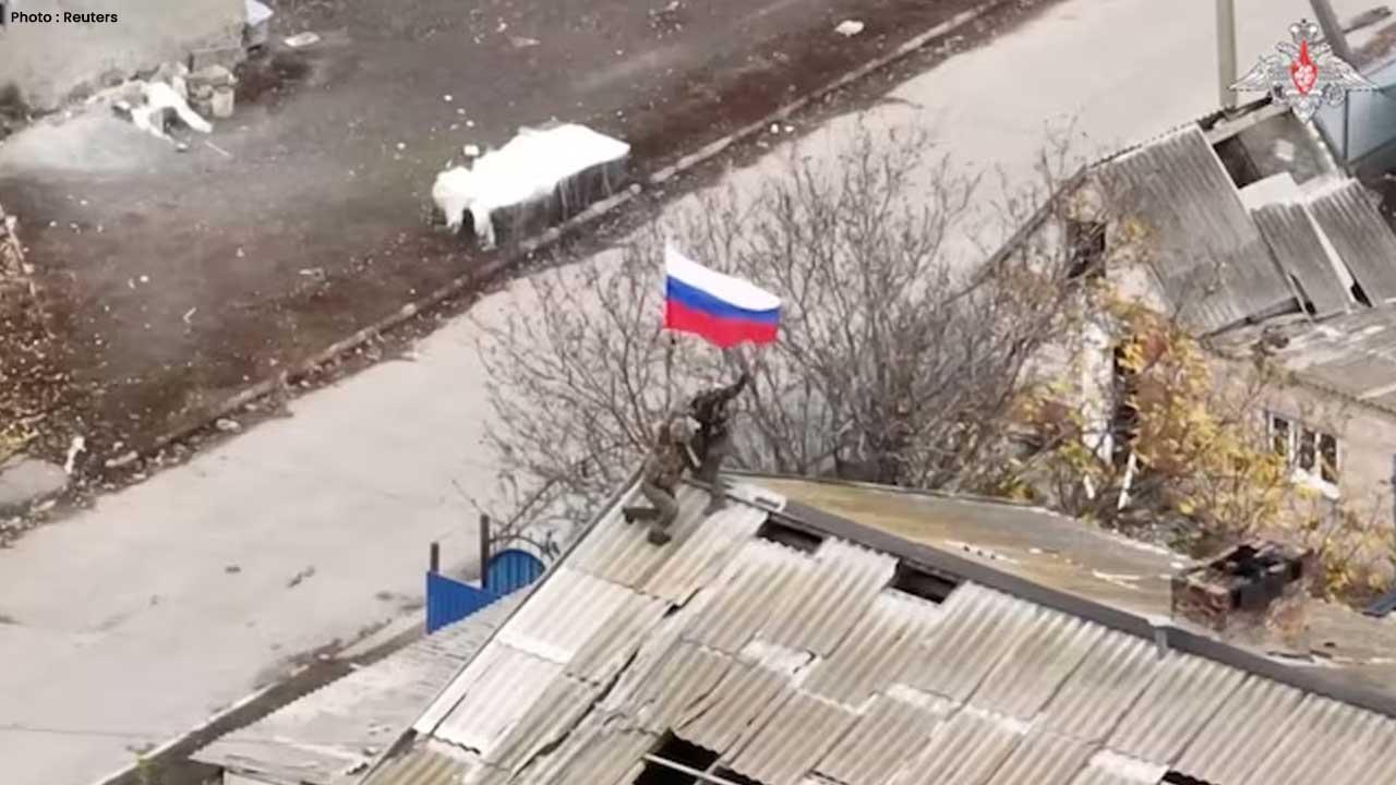 Kremlin Urges Ukraine to Start Negotiations Amid Increased Fighting