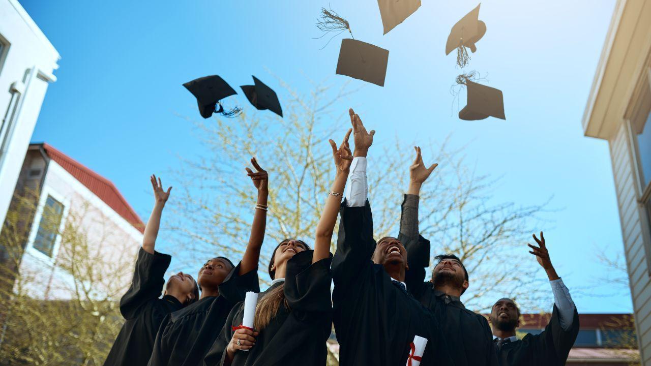 Indian Student Applications to US Colleges Drop 14% in 2025