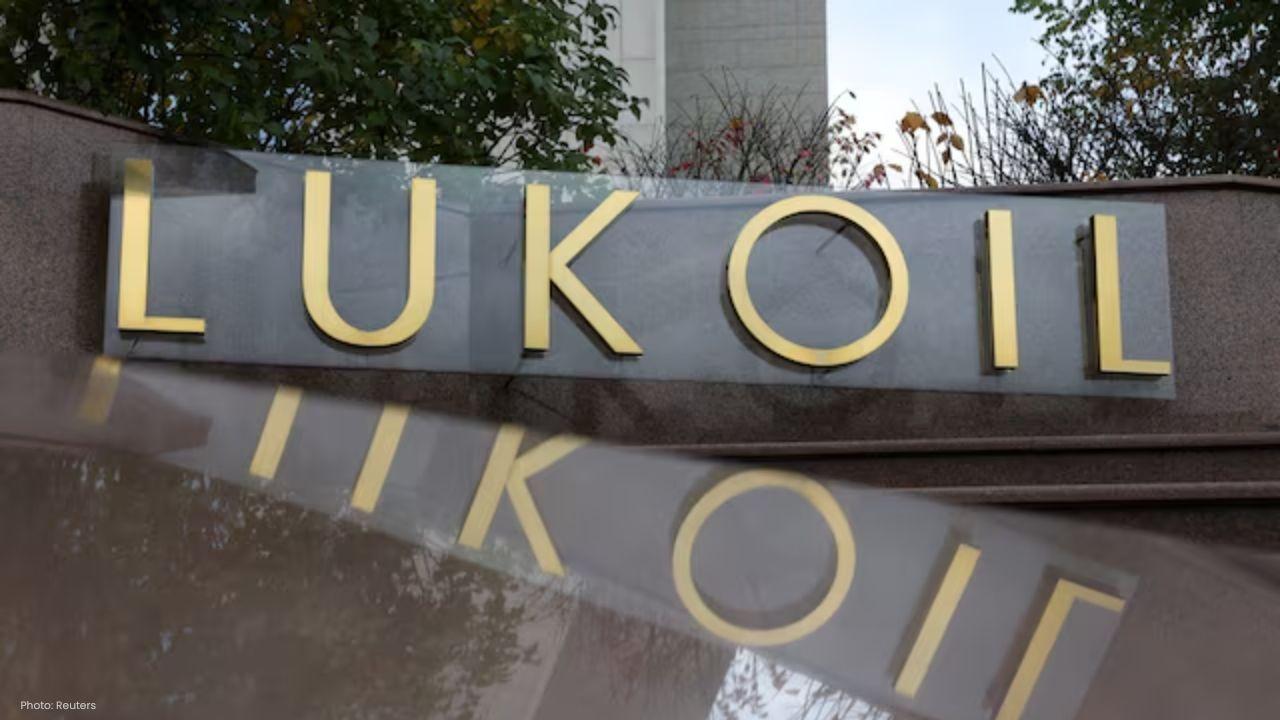 Carlyle Eyes Lukoil Assets Amid U.S. Sanctions Pressure