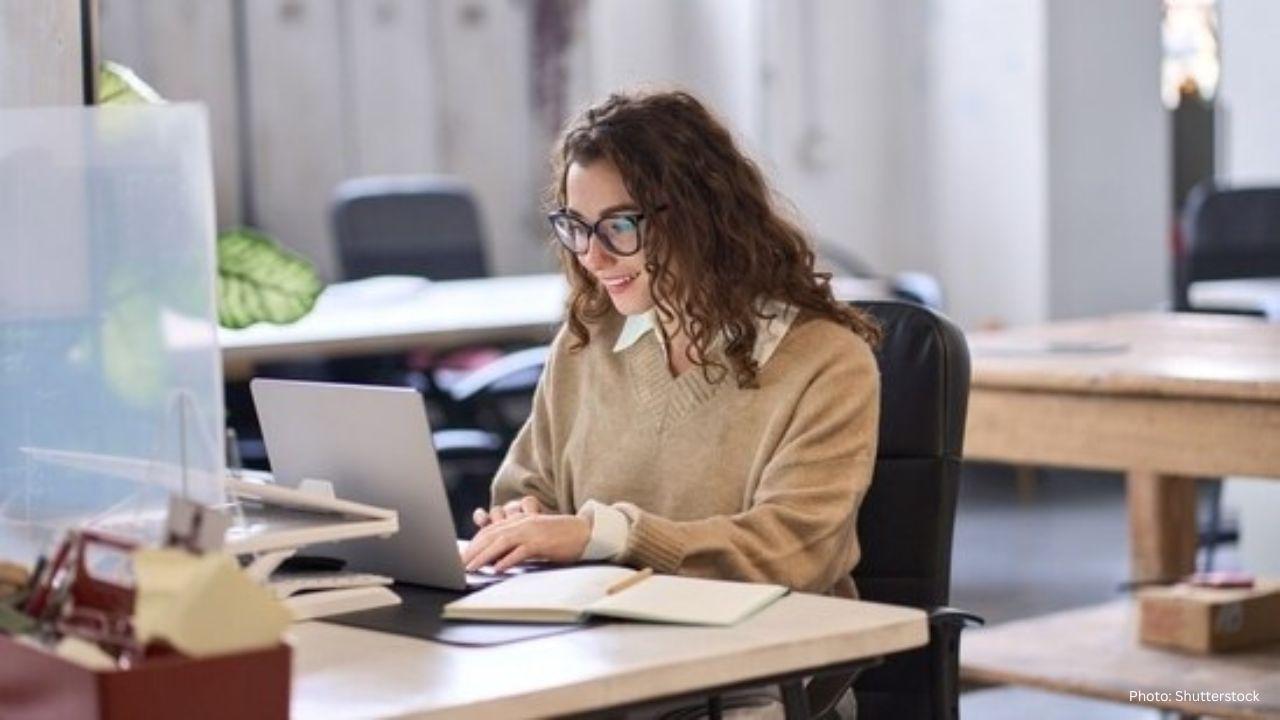 Injecting Vibrancy: The Colour-Drenching Trend Revolutionizing Workspaces