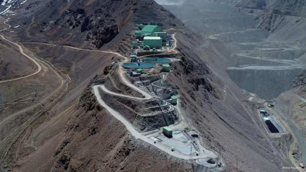 Prumo Sells 50% Stake in Ferroport, Shifts Focus from Iron Ore