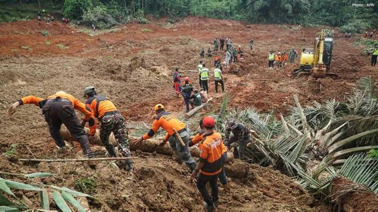 Tragic Landslide in Central Java, Indonesia Claims Six Lives, 17 Missing