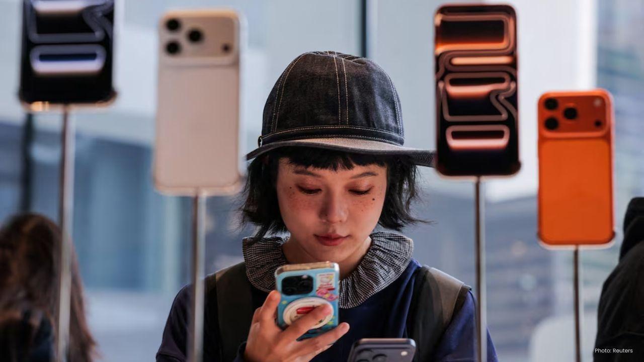 Apple's iPhone 17 Achieves 22% Sales Growth in China, Surpassing Competitors