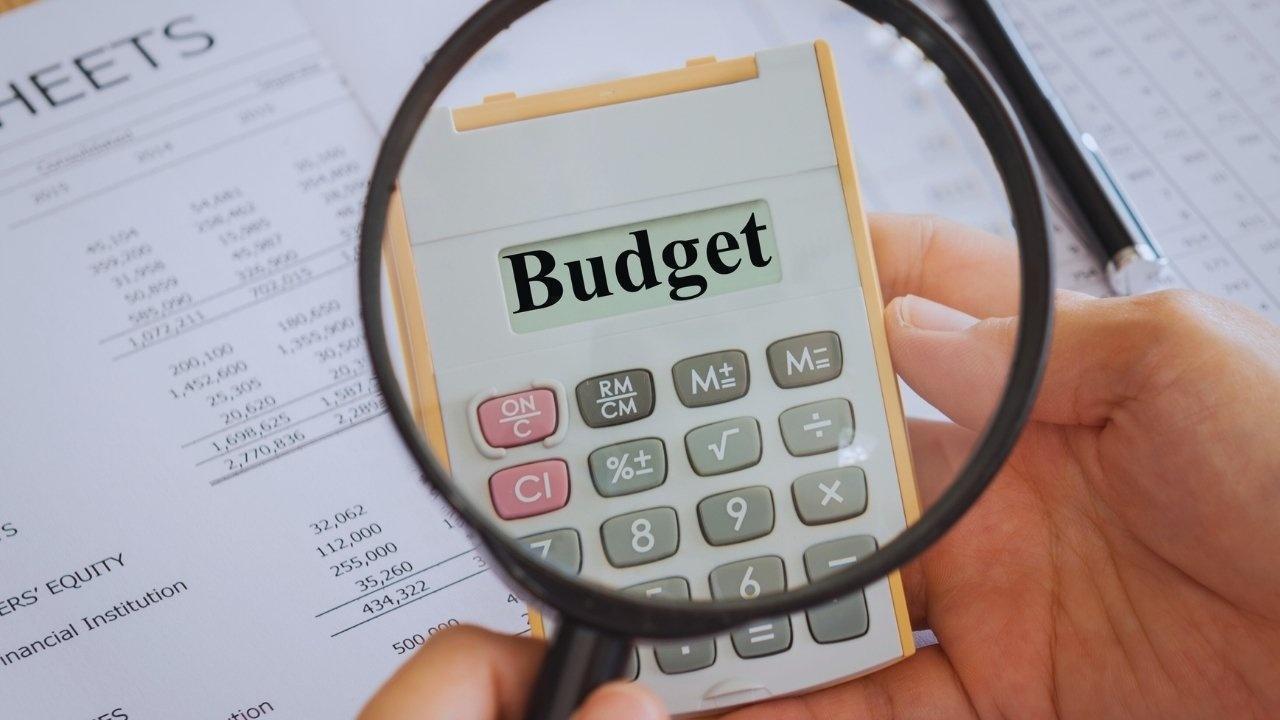 Effective Household Budgeting Tools That Make Saving Simple