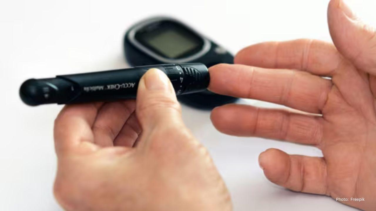 Recognizing Early Warning Signs of Diabetes: Insights from a Noida Health Coach