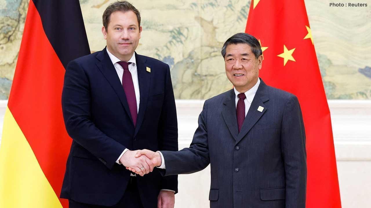 Philippines Advocates Binding Code for South China Sea as ASEAN Chair