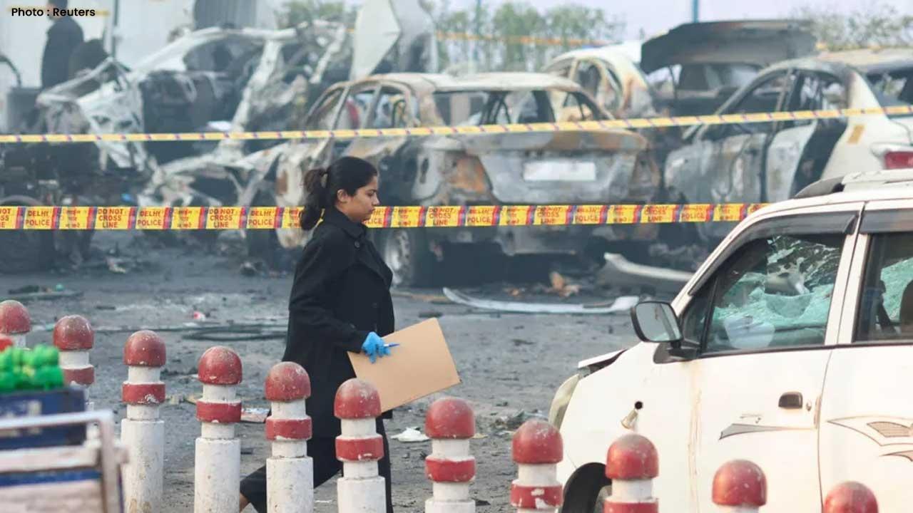 Delhi Blast Suspect Assembled Explosives in Public Parking Before Attack