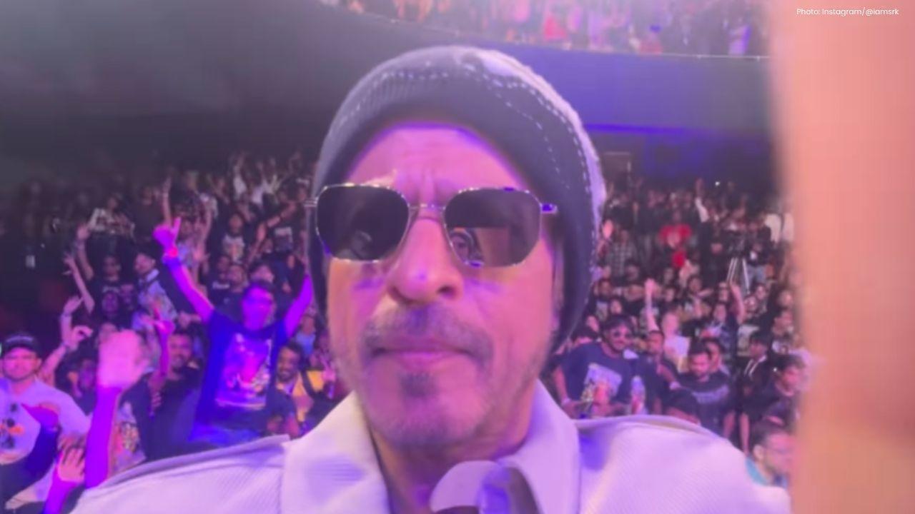 Shah Rukh and Salman Khan Share a Dance at a Wedding Celebration