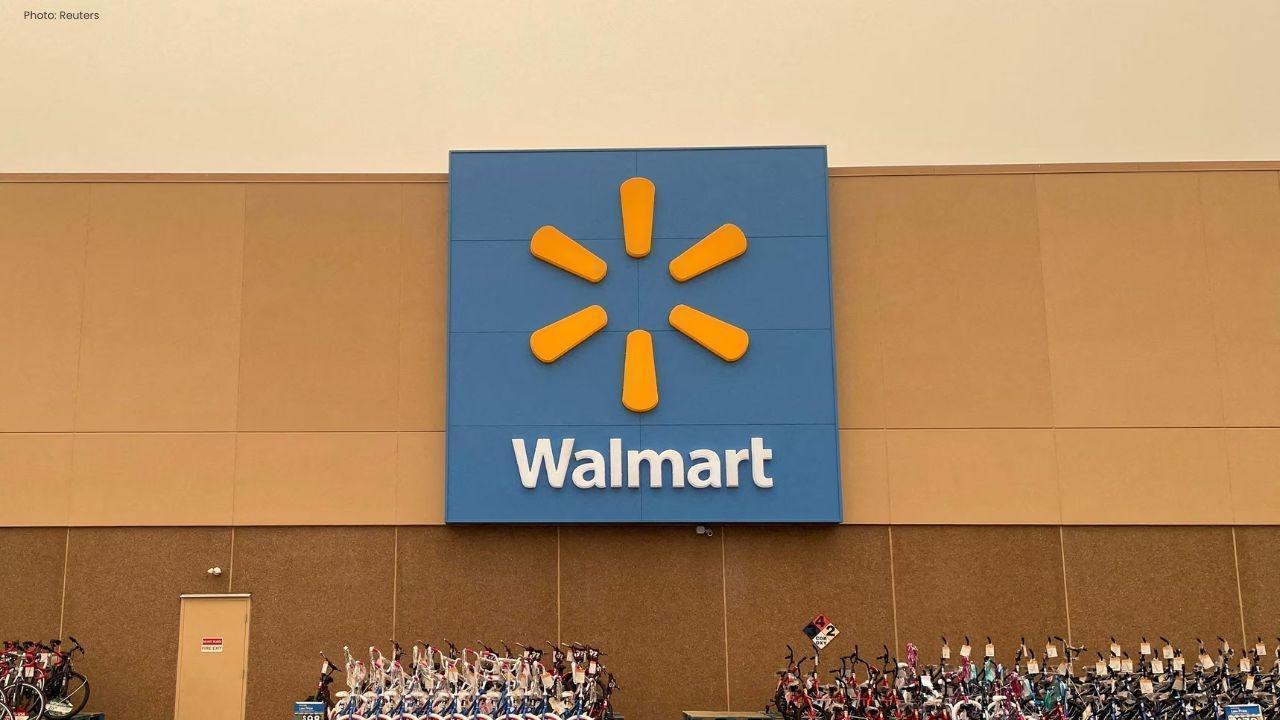 Walmart Sees Big Gains as Rich Shoppers Drive Holiday Sales
