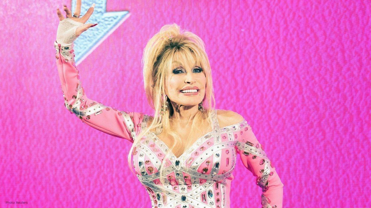 Dolly Parton Addresses Fans with Health Update After Missing Hall of Fame Event