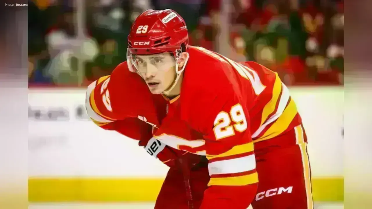 Samuel Honzek's Recovery Journey after Surgery: A Setback for the Flames