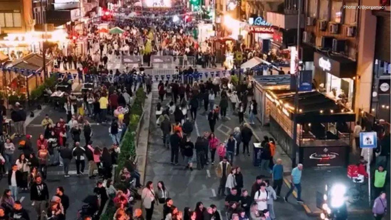 The Night of the Bookstores 2025 Kicks Off in Buenos Aires with Record Attendance