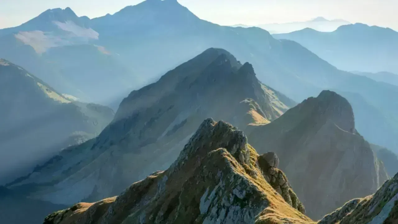 Tragic Fall Claims Lives of Two Climbers on New Zealand's Mount Cook