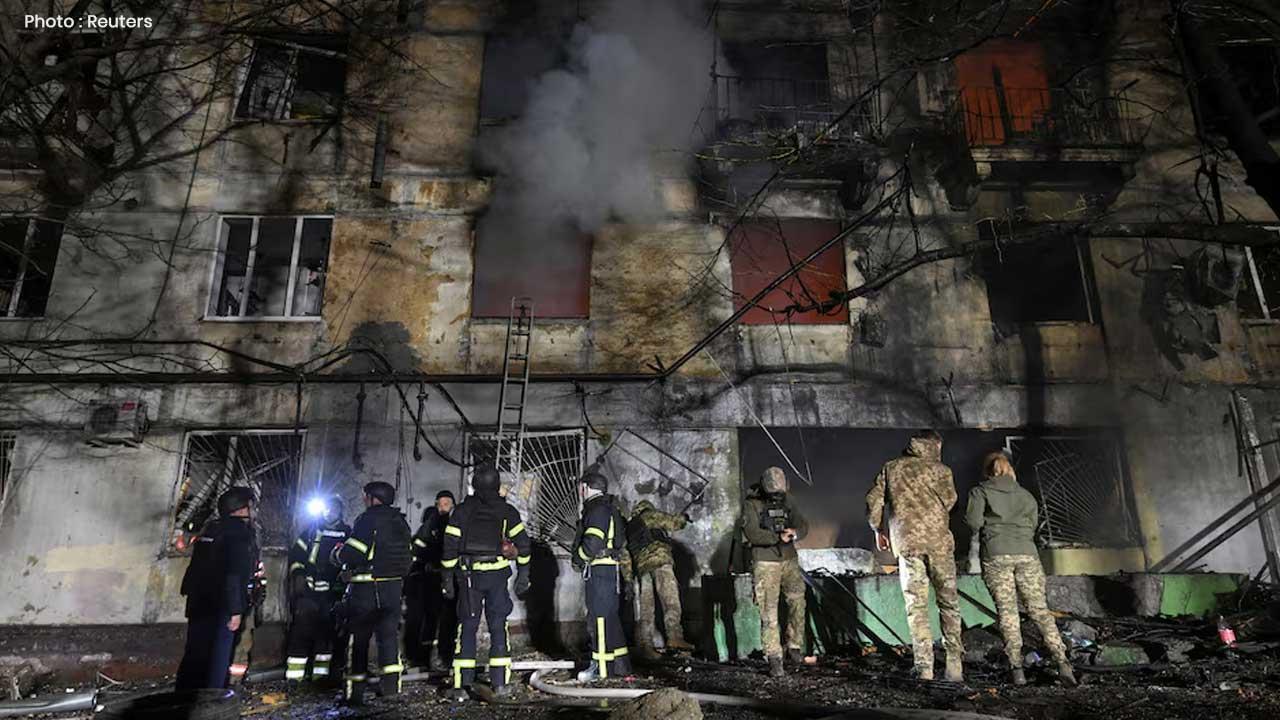 Mass Drone Attack Hits Zaporizhzhia, Fires Break Out, 19 Injured