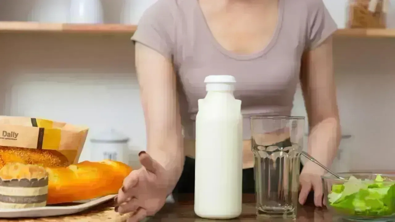 Stay Healthy: Food Combinations to Avoid with Milk