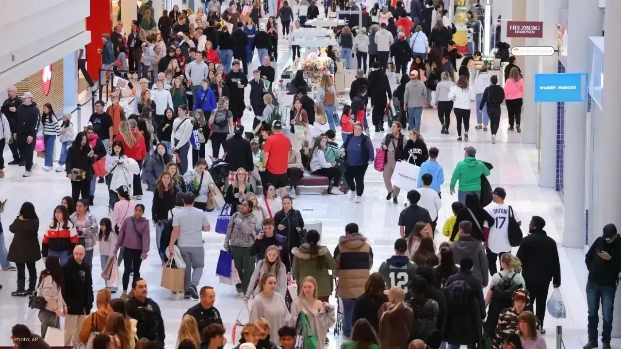 Consumers Embrace Black Friday Amid Economic Concerns