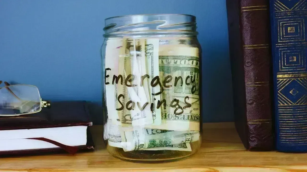 Establishing a Reliable Emergency Fund Within a Year: A Guide for Tight Budgets