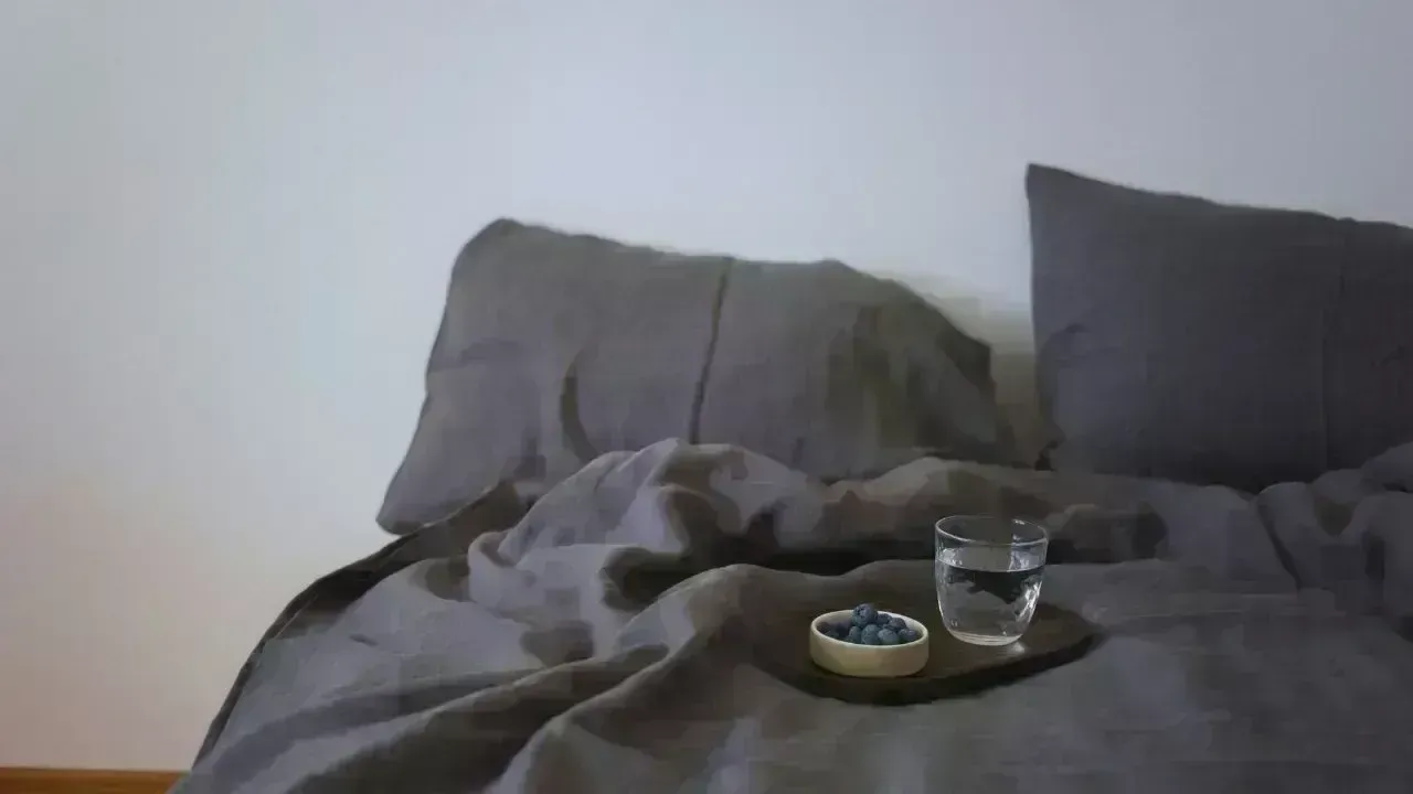 Warm Water Before Bed: Sleep Hack, Health Booster, or Overhyped Trend?