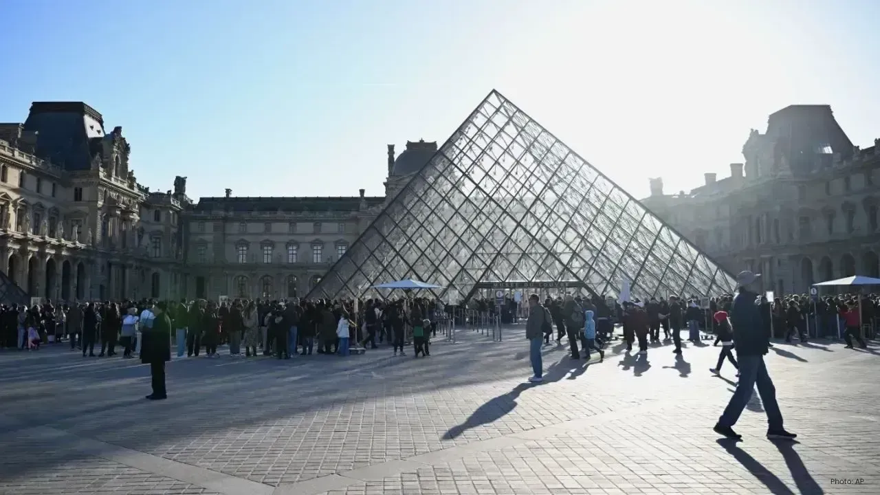 Louvre Museum Set to Increase Entry Fees for Non-EU Guests in January