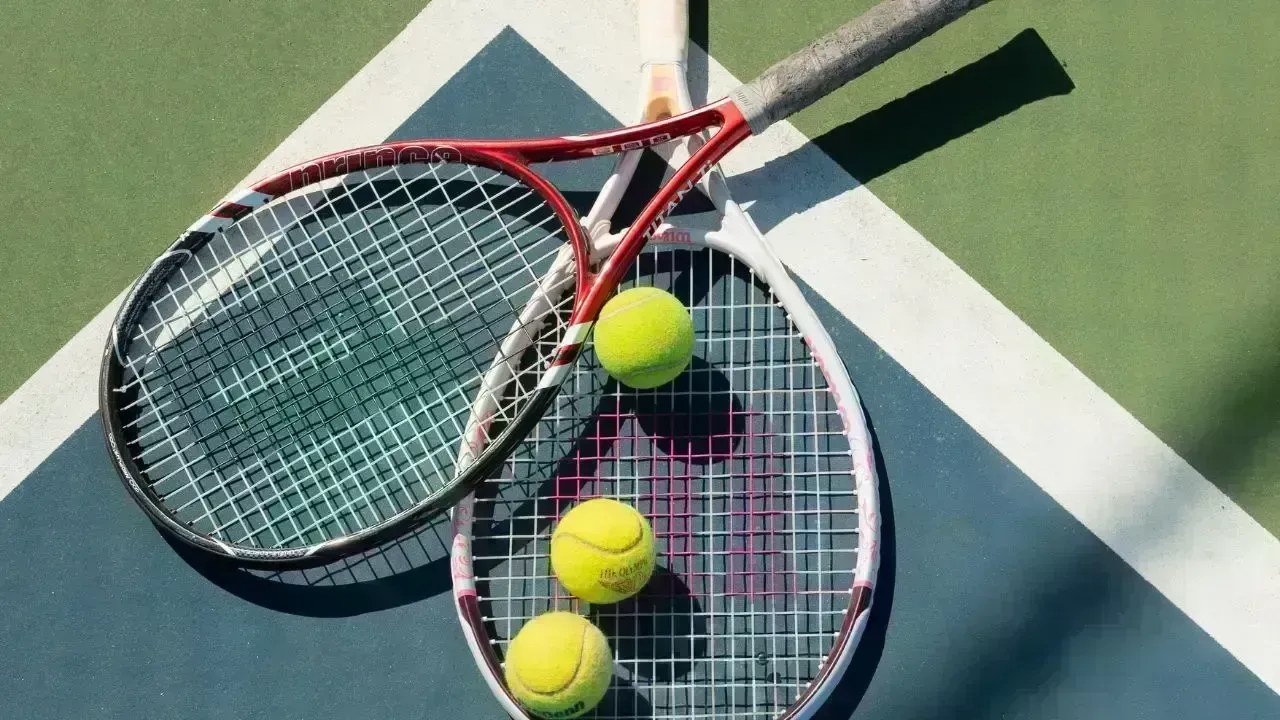 Petra Marcinko Ascends as Top Seeds Depart at Dubai Tennis