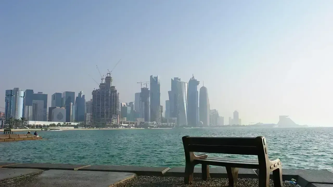 Weekend Weather Outlook for Qatar: Rain, Fog, and Cloud Coverage