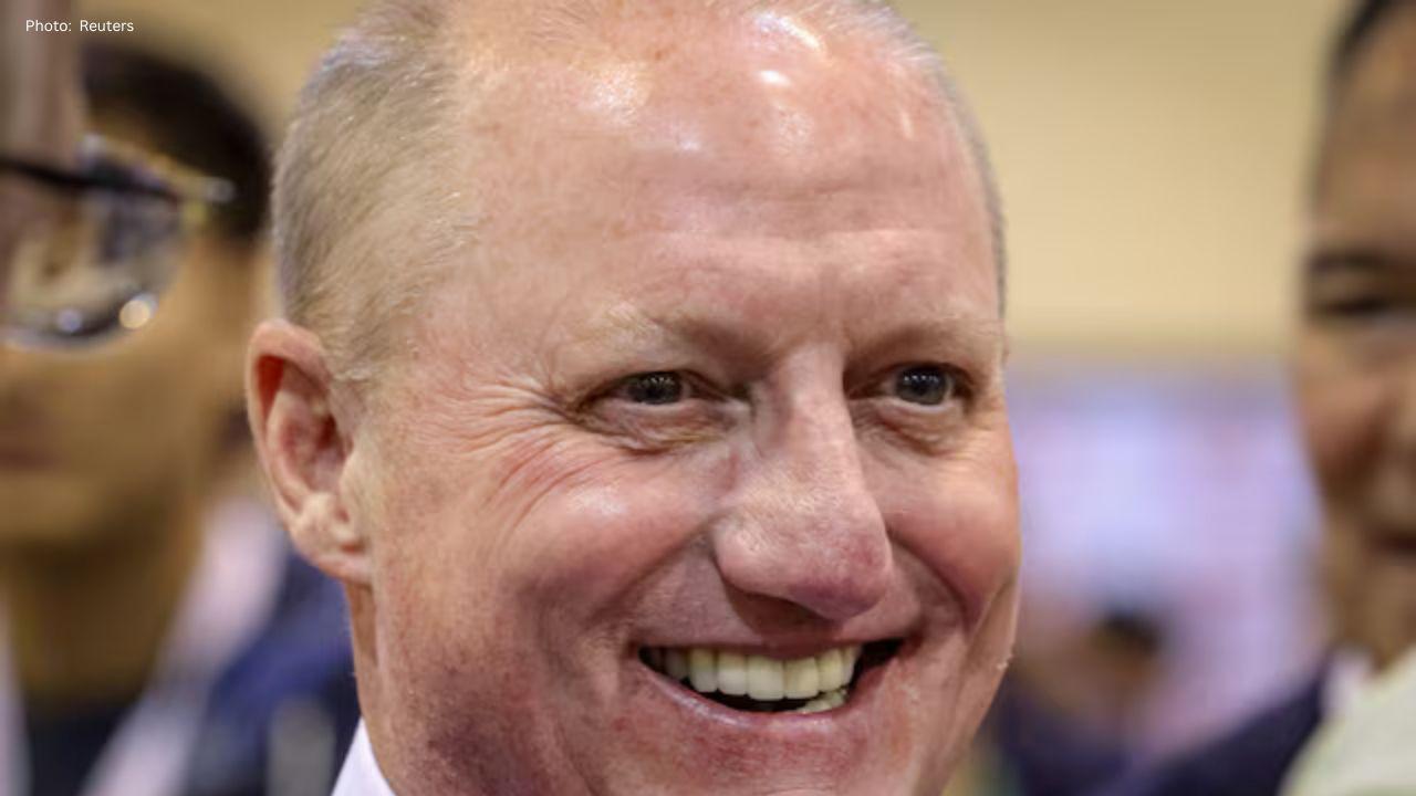 Berkshire Hathaway Transitions Leadership Ahead of Buffett's Succession