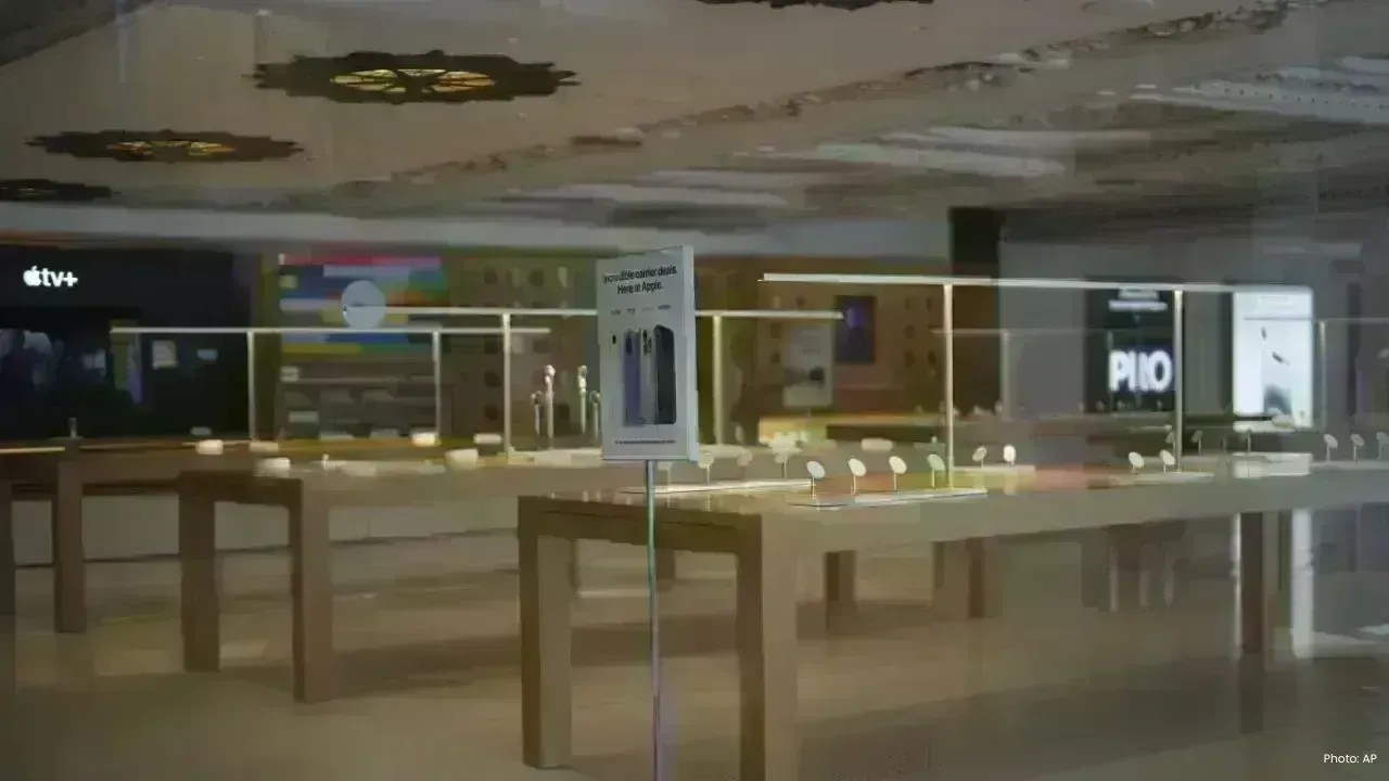 Apple Launches Its First Retail Outlet in Noida, Expanding in India