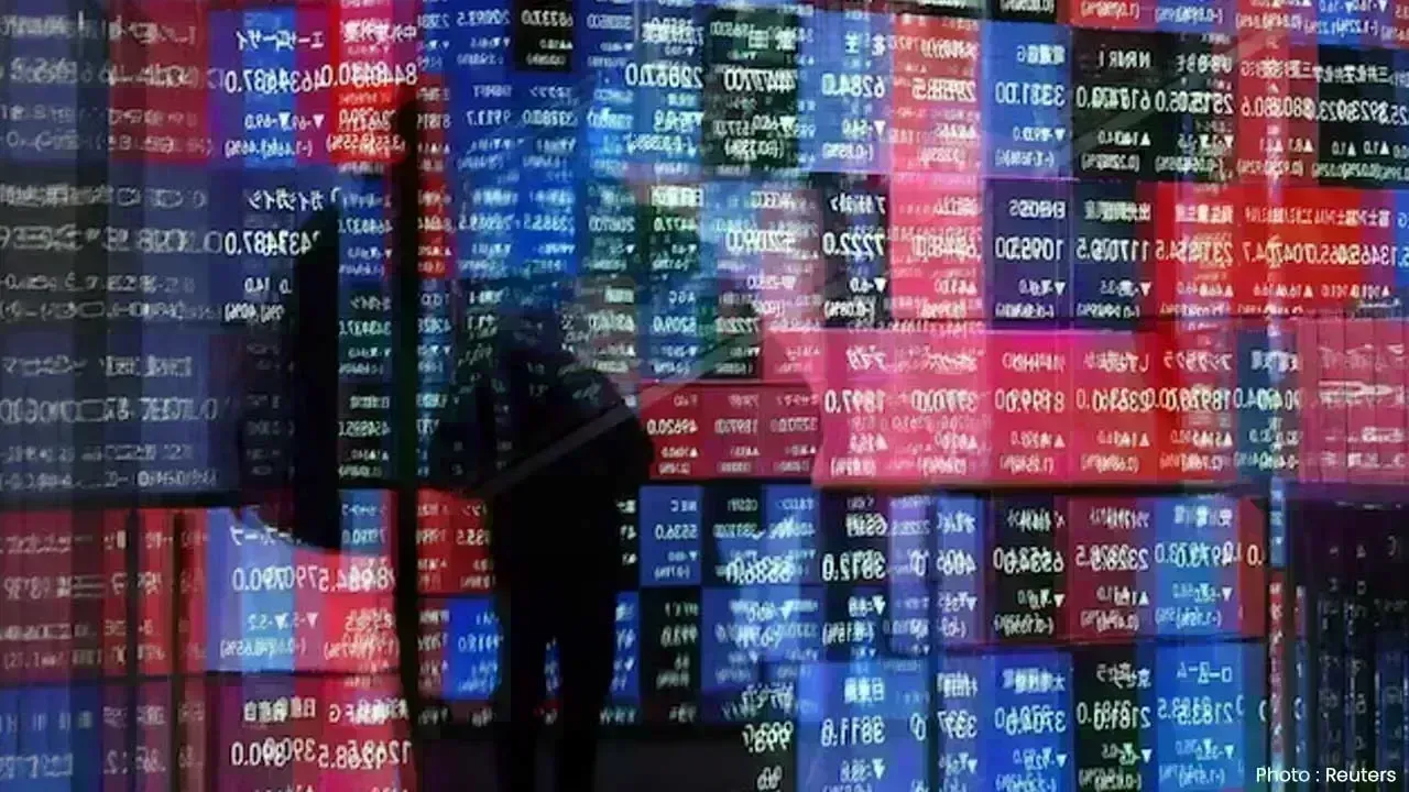 Global Stocks Stall After Oracle Warns on AI Costs, Tech Profitability