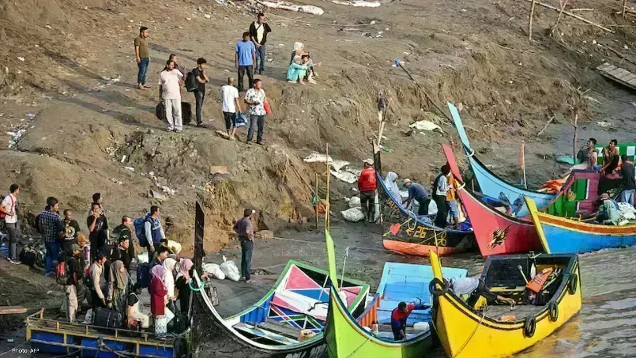 Devastating Climate Cyclones Claim Over 1,600 Lives in South Asia