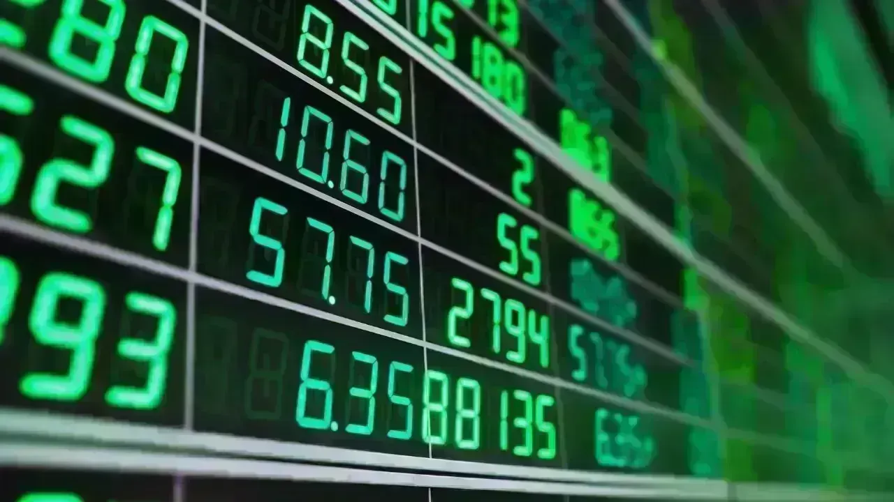 Markets Stay Cautious: Sensex, Nifty Trade Flat Amid Volatility as Auto, Metal and Power Stocks Outperform