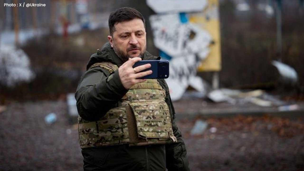 Zelensky Visits Kupiansk, Boosts Ukrainian Forces Amid Russian Threat