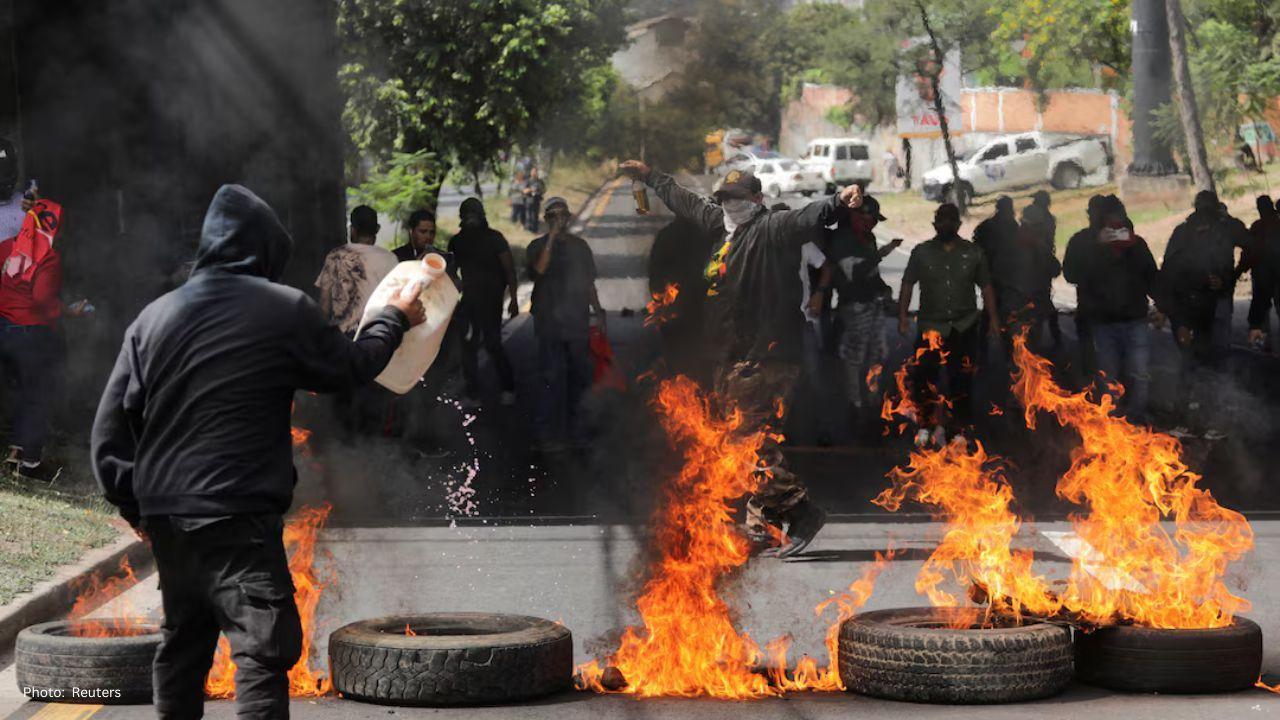 Protests Halt Vote Recount in Honduras Amid Growing Political Tensions