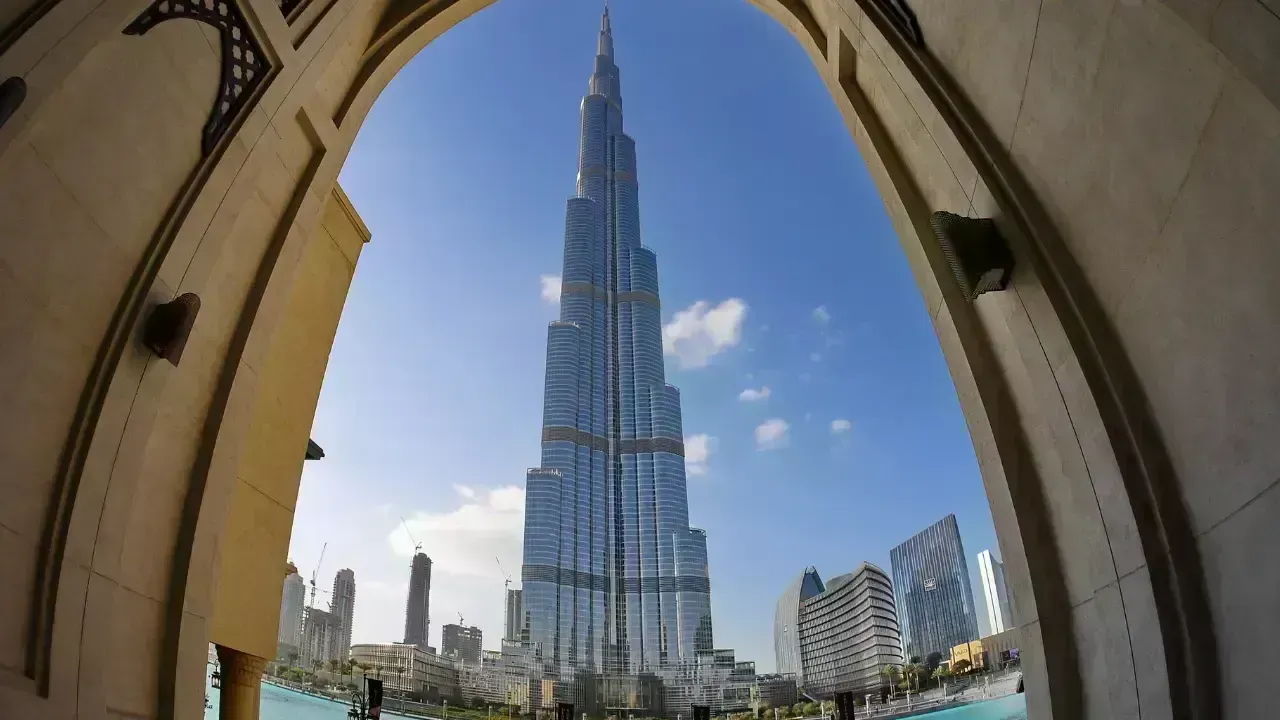 Top Places for Tourists to Stay in Dubai: Accommodations, Beaches & Convenience