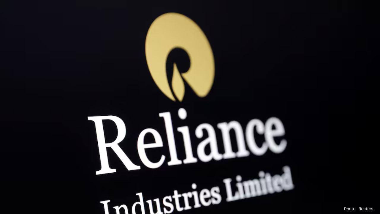 Reliance Secures One-Month US Exemption for Rosneft Oil Imports