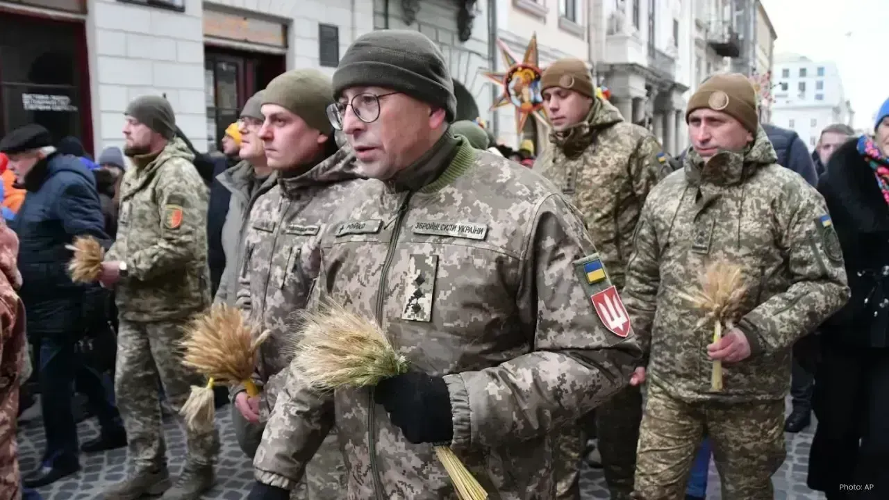 Zelenskyy Proposes Demilitarized Donbas as Path to Peace