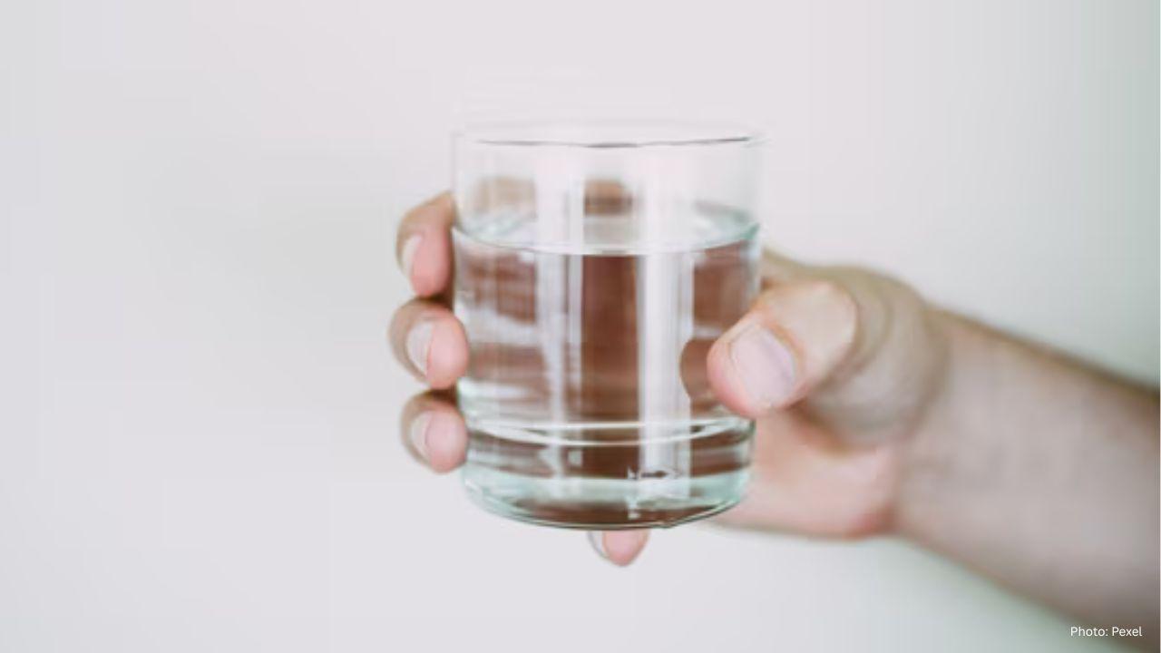 Is Drinking Only Warm Water for Three Days Effective Against Constipation? Expert Insights