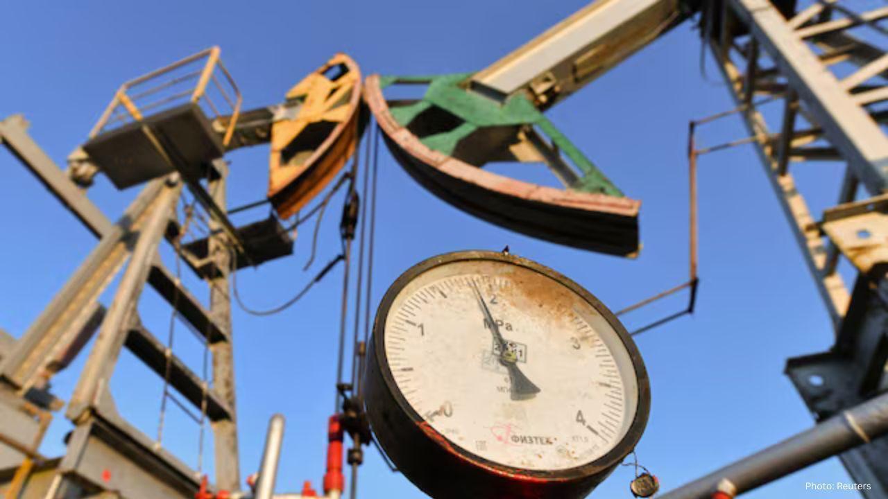 Oil Prices Steady Amid Geopolitical Tensions and Supply Levels