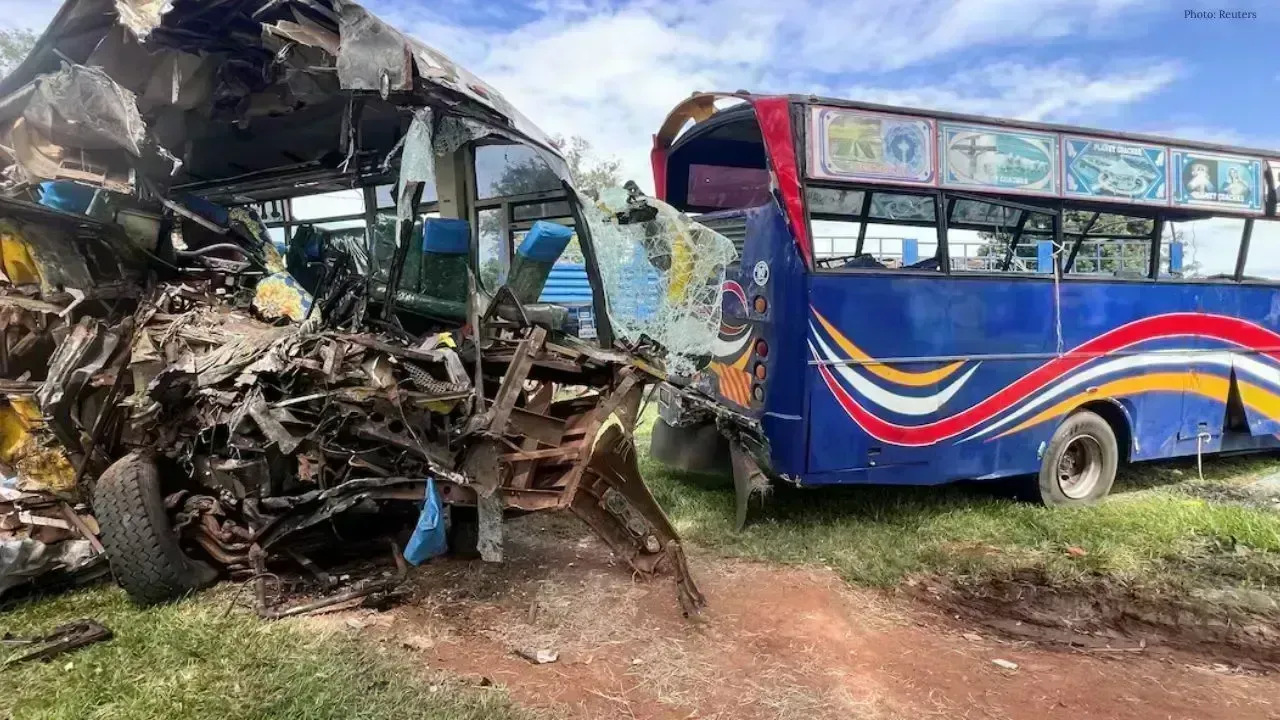 Seven Dead as Bus Overturns on Mountain Road in Vietnam’s Yen Bai