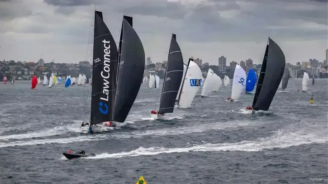 Comanche Maintains Narrow Advantage Over LawConnect in Sydney–Hobart Race