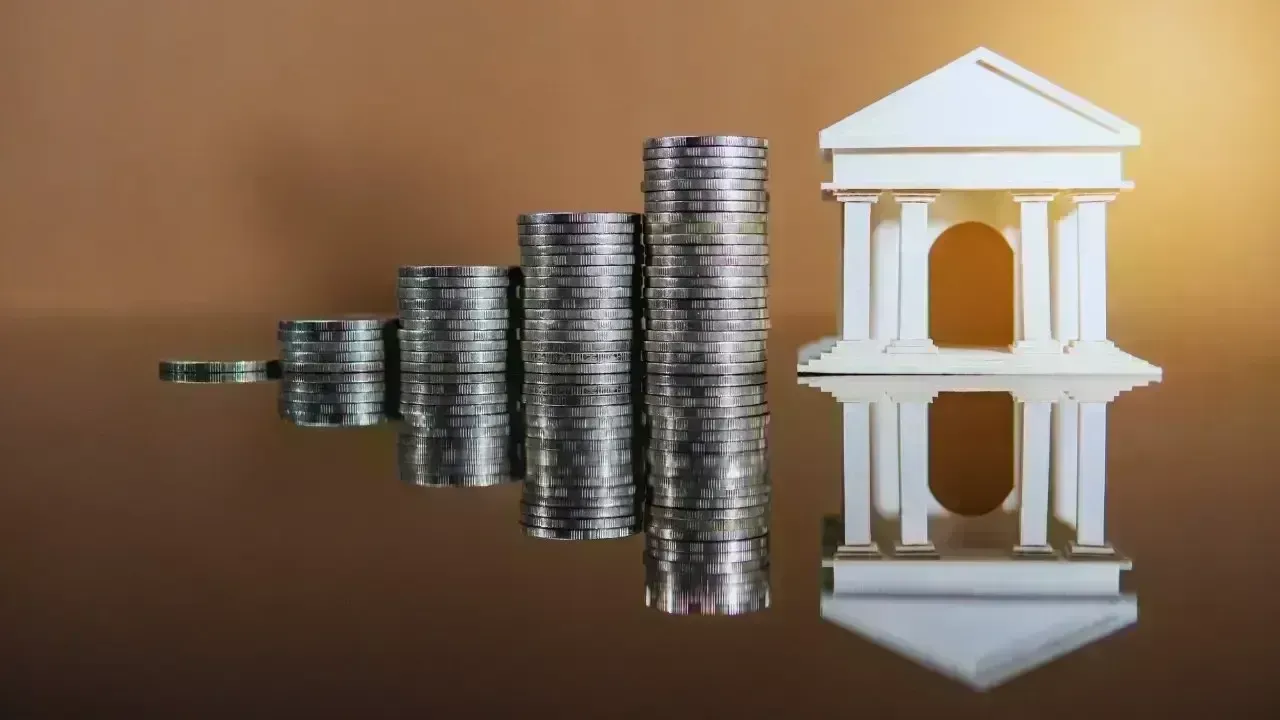 Navigating Uncertainty: Central Banks Tread Carefully on Interest Rates