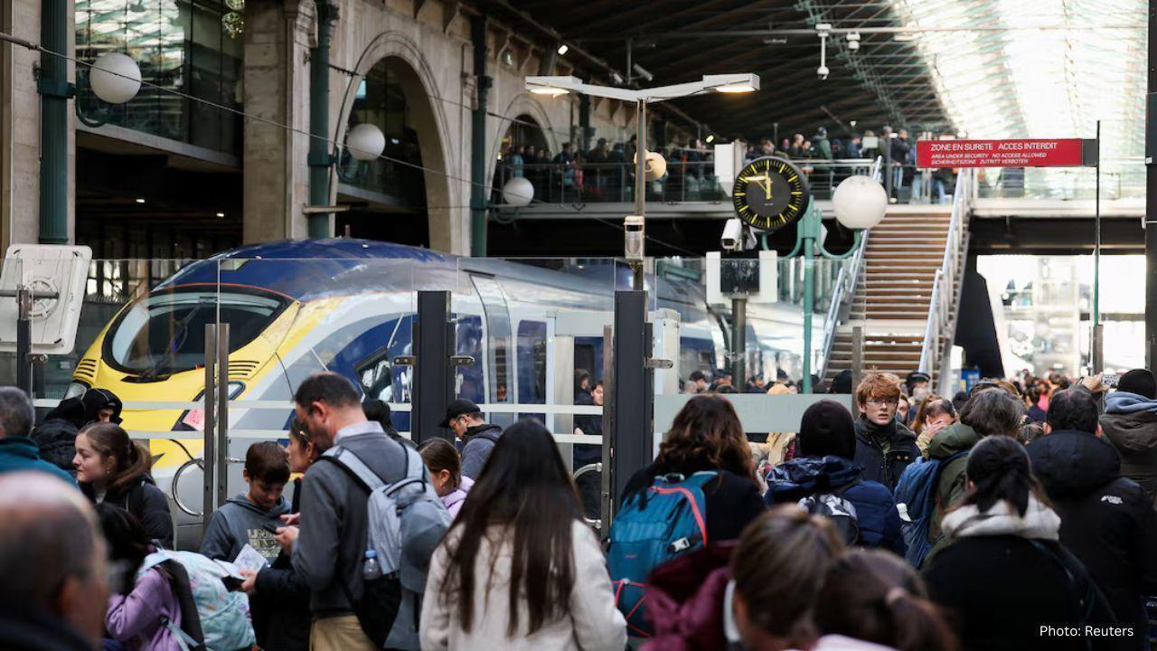 Channel Tunnel Power Outage Halts Eurostar Services, Causing Holiday Travel Disruption