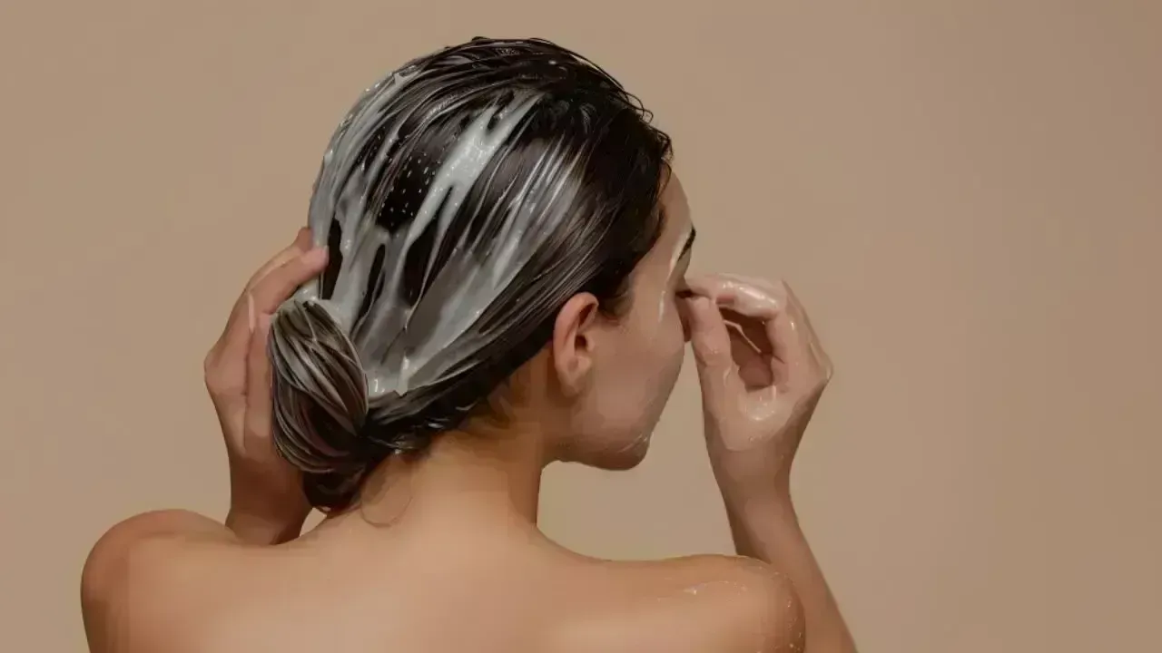 Achieve Lustrous, Resilient Hair with This Simple DIY Hair Mask