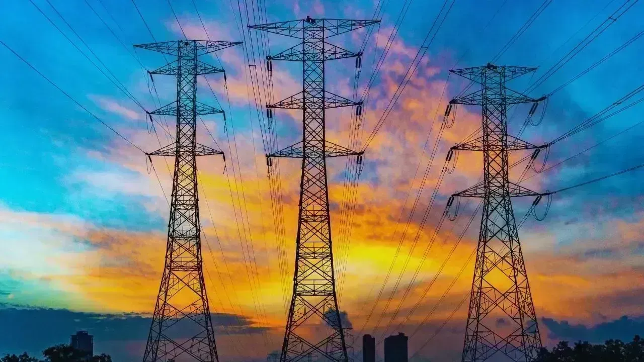Lights Under Pressure: Why India’s Power Grid Is Under Stress and What Officials Are Saying