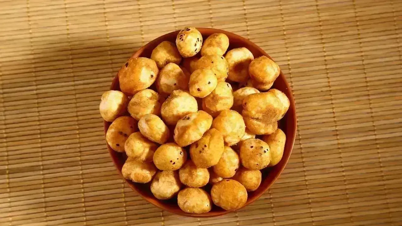 Embrace Winter with Makhana: 3 Nutritious Roasted Snack Ideas