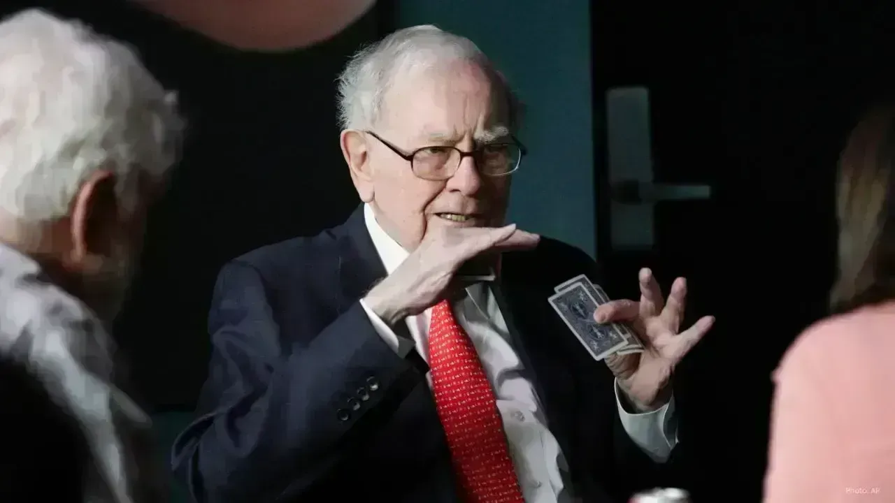 Warren Buffett’s Enduring Wisdom as His CEO Tenure Concludes