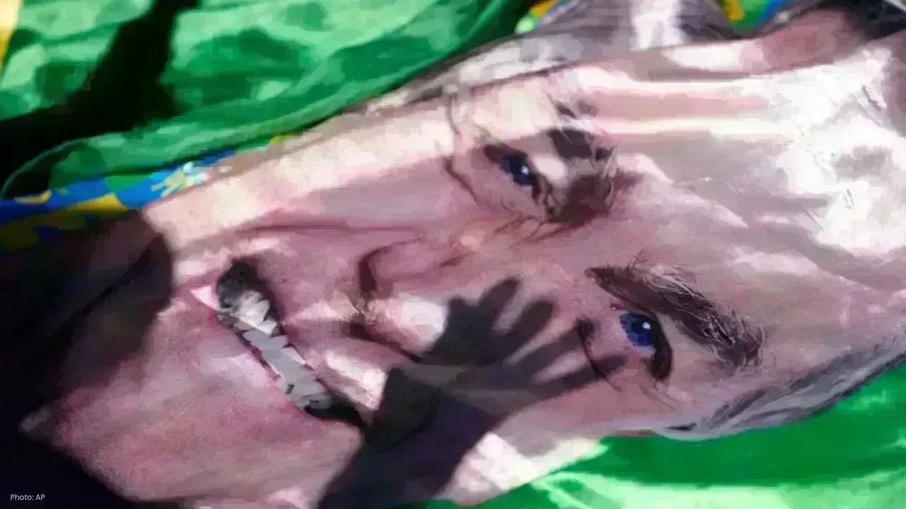 Jair Bolsonaro Discharged from Hospital, Returns to Federal Detention