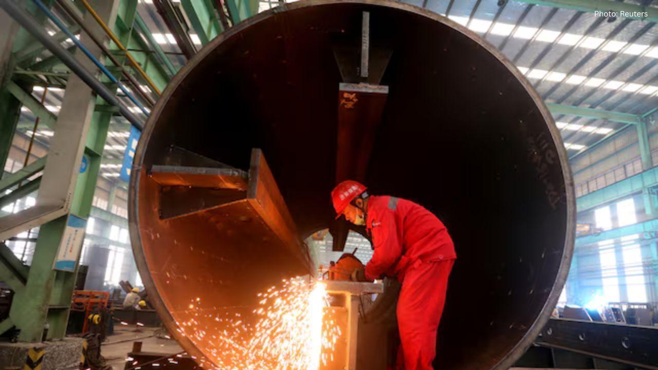 Asia's Manufacturing Sector Ends 2025 on a High Note with Rising Orders