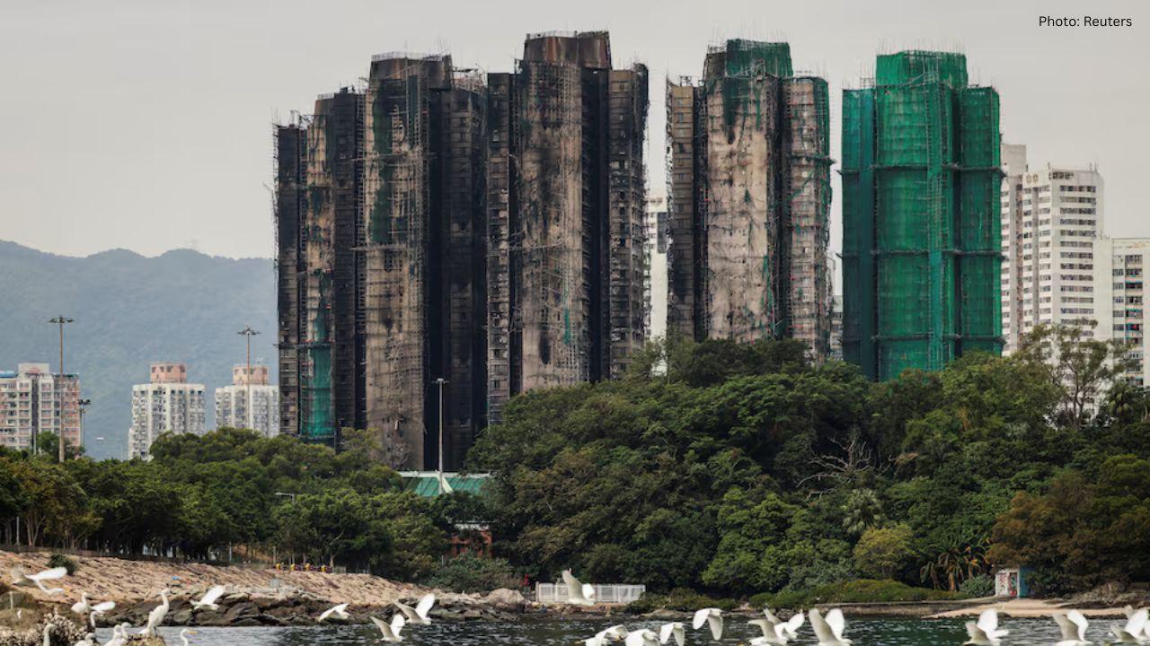 Hong Kong Detains 21 Amid Corruption Sweep Related to Renovation Projects