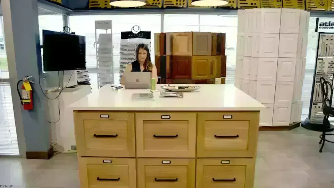 U.S. Postpones 50% Tariff on Canadian Kitchen Cabinets Until 2027