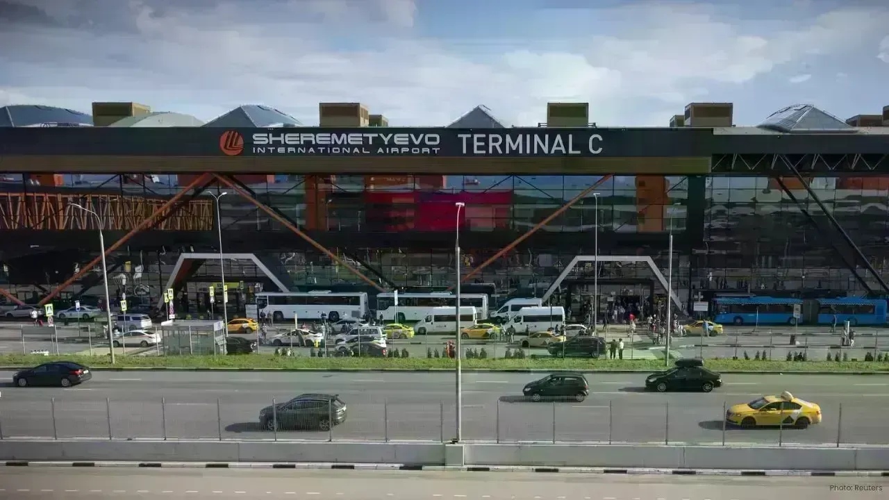 Drone Attacks Cause Temporary Airport Closures in Moscow